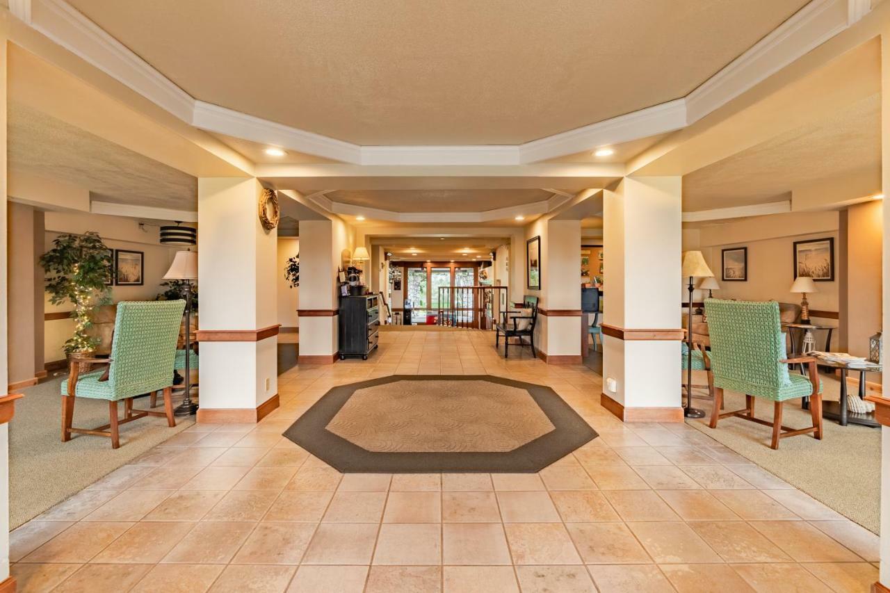 Chateau Westport Exterior photo